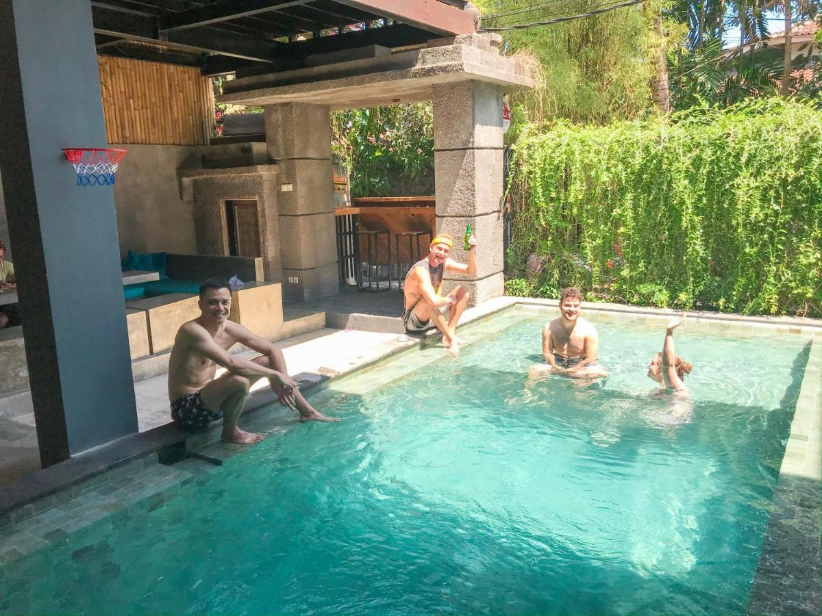 Hostel Stellar Capsules Seminyak Zewnętrze zdjęcie Villa in Bali